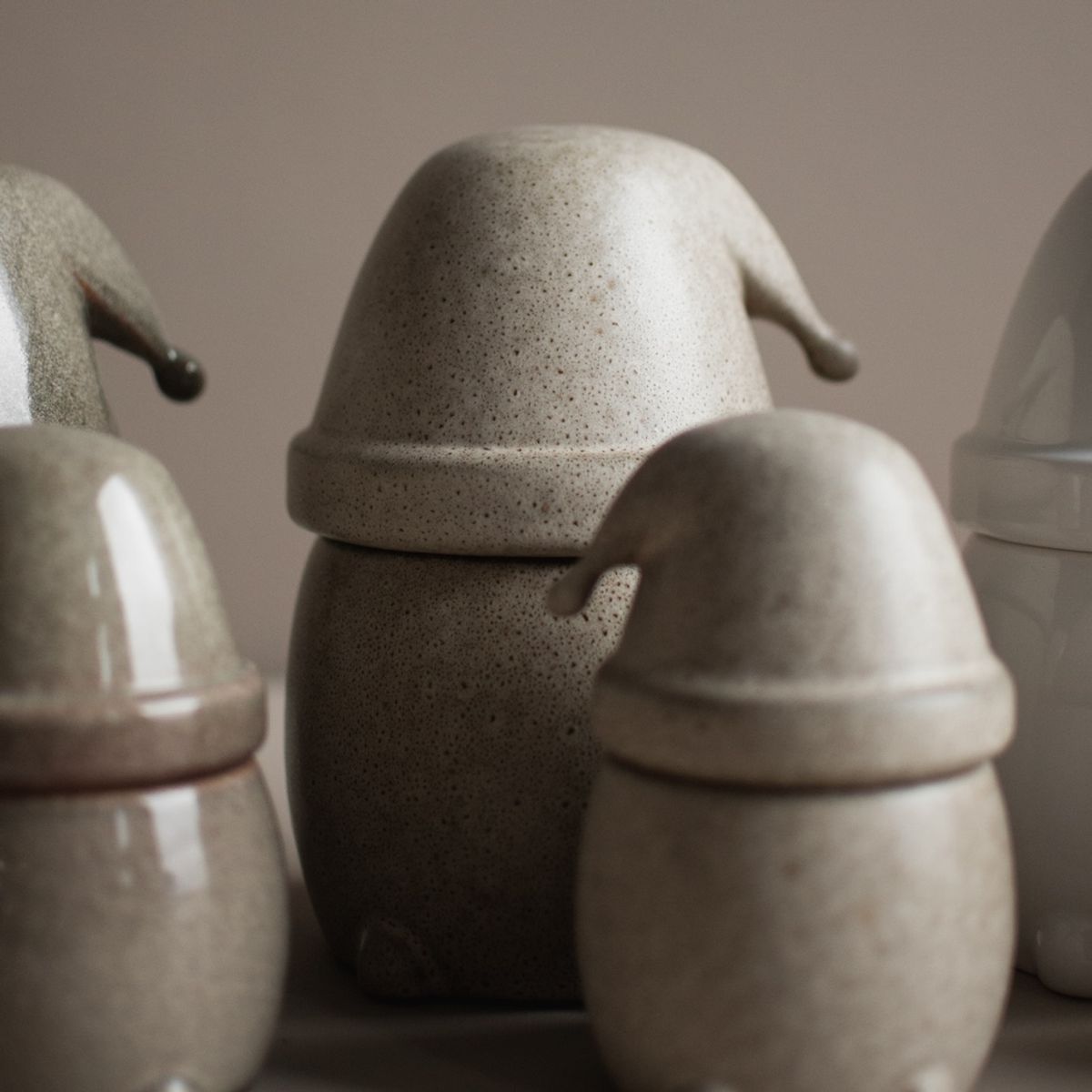 Eating santa large, beige