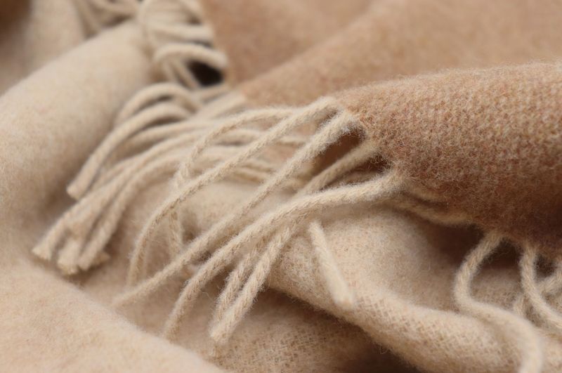 Camel-beige pledd 130x170